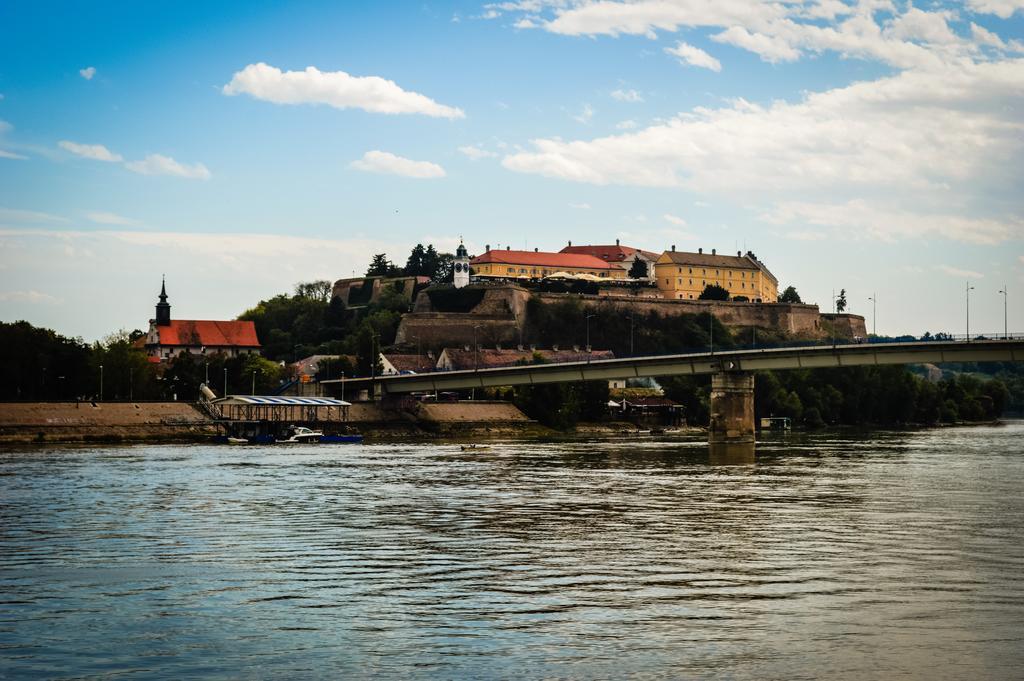 Apartment Riverside Gem Novi Sad Exterior foto